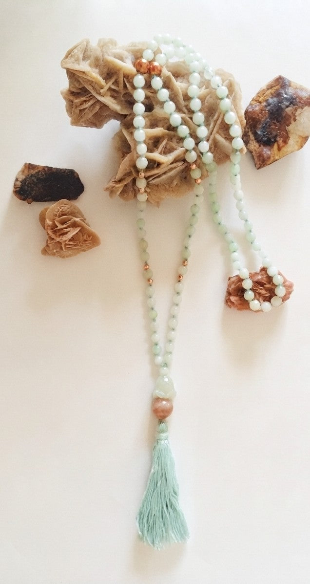 Mala da meditazione in Giadeite, Pietra di Luna e Rame – 108 perle