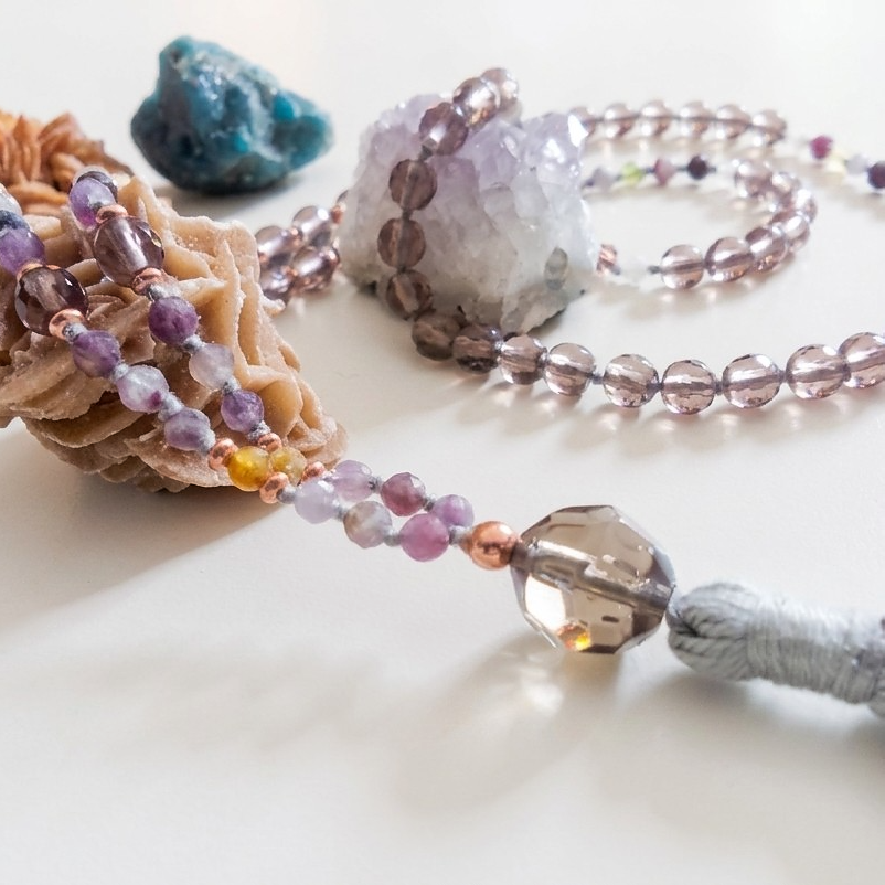 Mala da meditazione 108 Quarzo Fumè, Tormalina vari colori, pietra guru Quarzo Fumé , rame