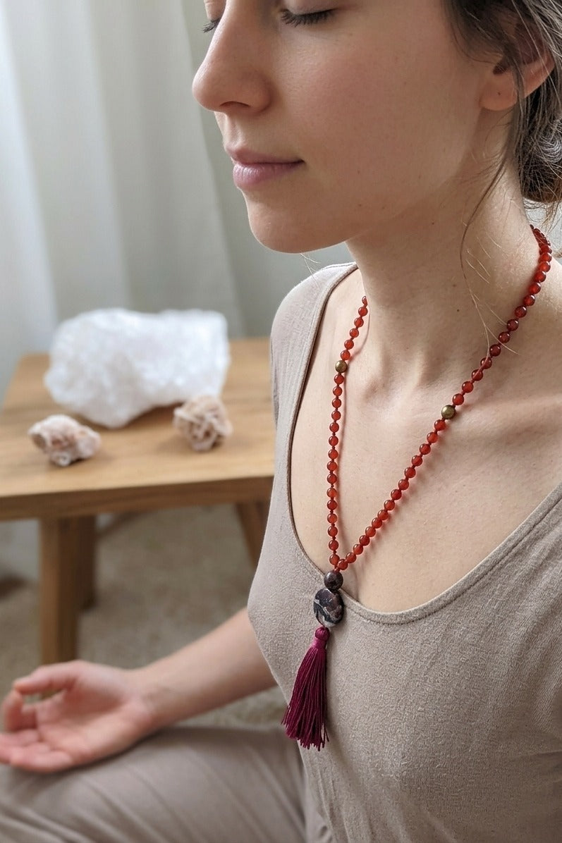 Mala fatta a mano con pietre dure naturali in Agata rossa, Lepidolite, Pietra Guru Diaspro oceano, Rame