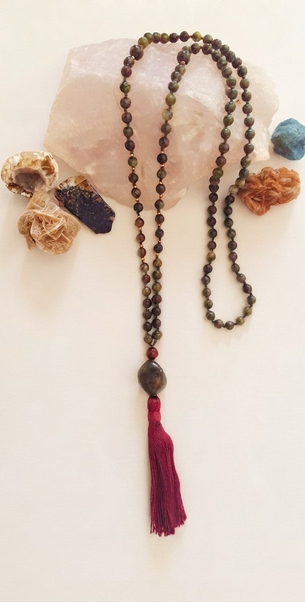 Mala da meditazione in Pietra Sangue di Drago, Agata Rossa, Labradorite e Rame – 108 perle